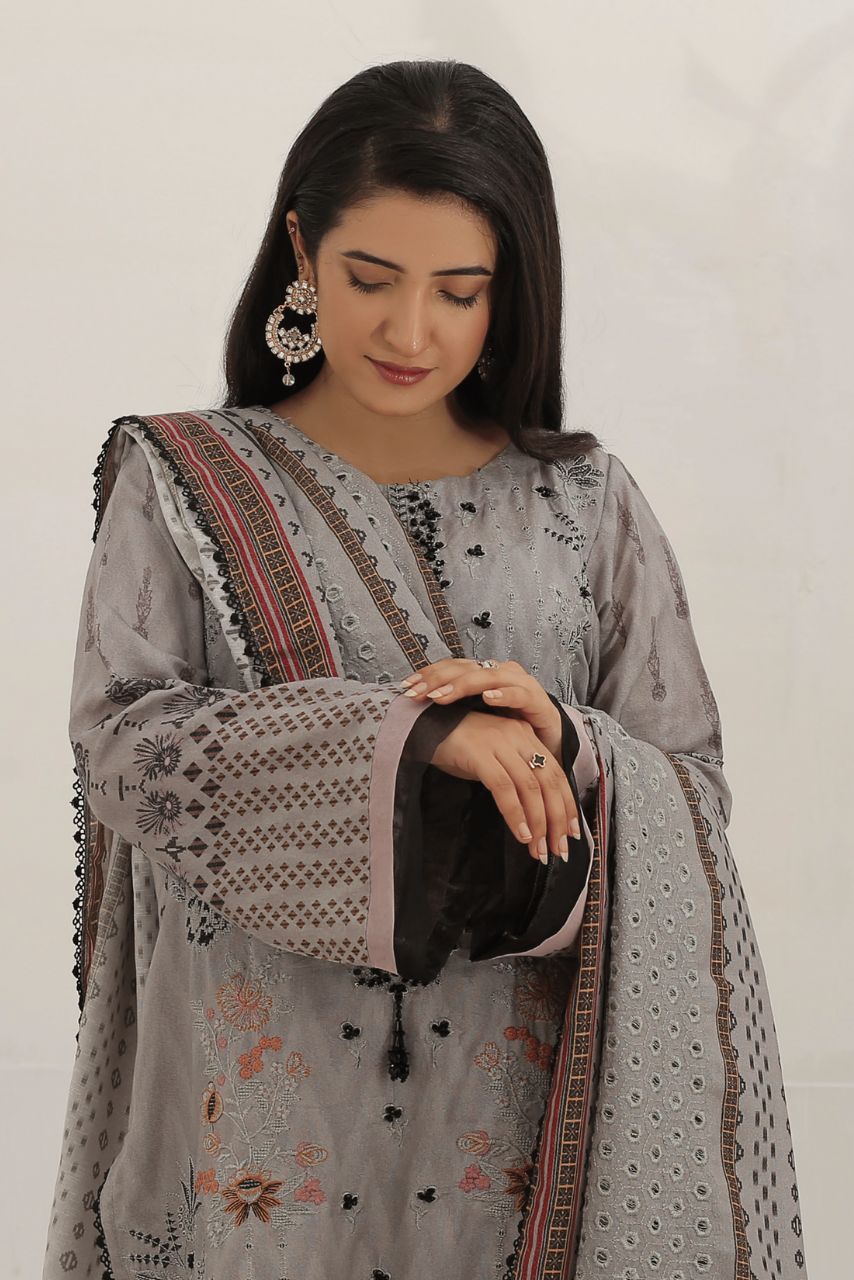 Safron By Anaya Noor Embroidered Karandi-3PC