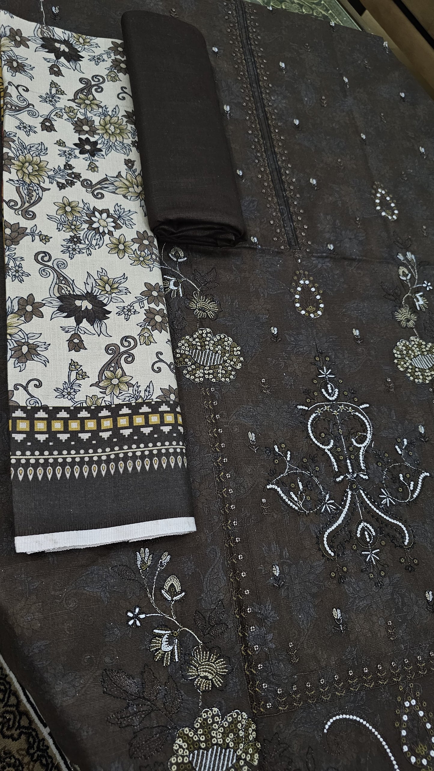 Anaya Noor 3-Pcs Emb Khaddar