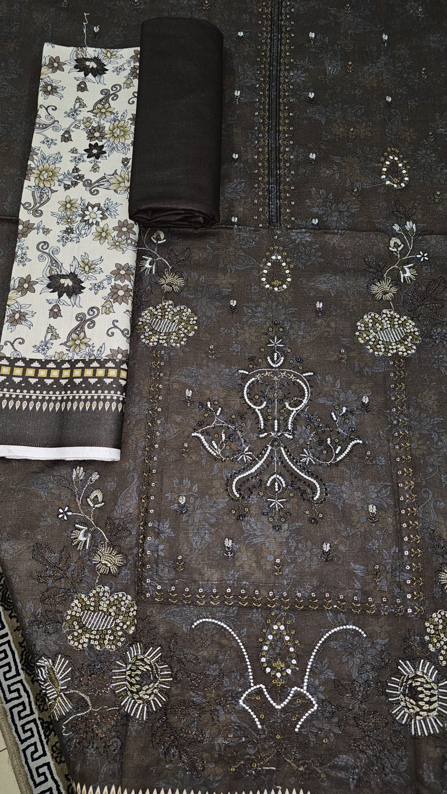 Anaya Noor 3-Pcs Emb Khaddar