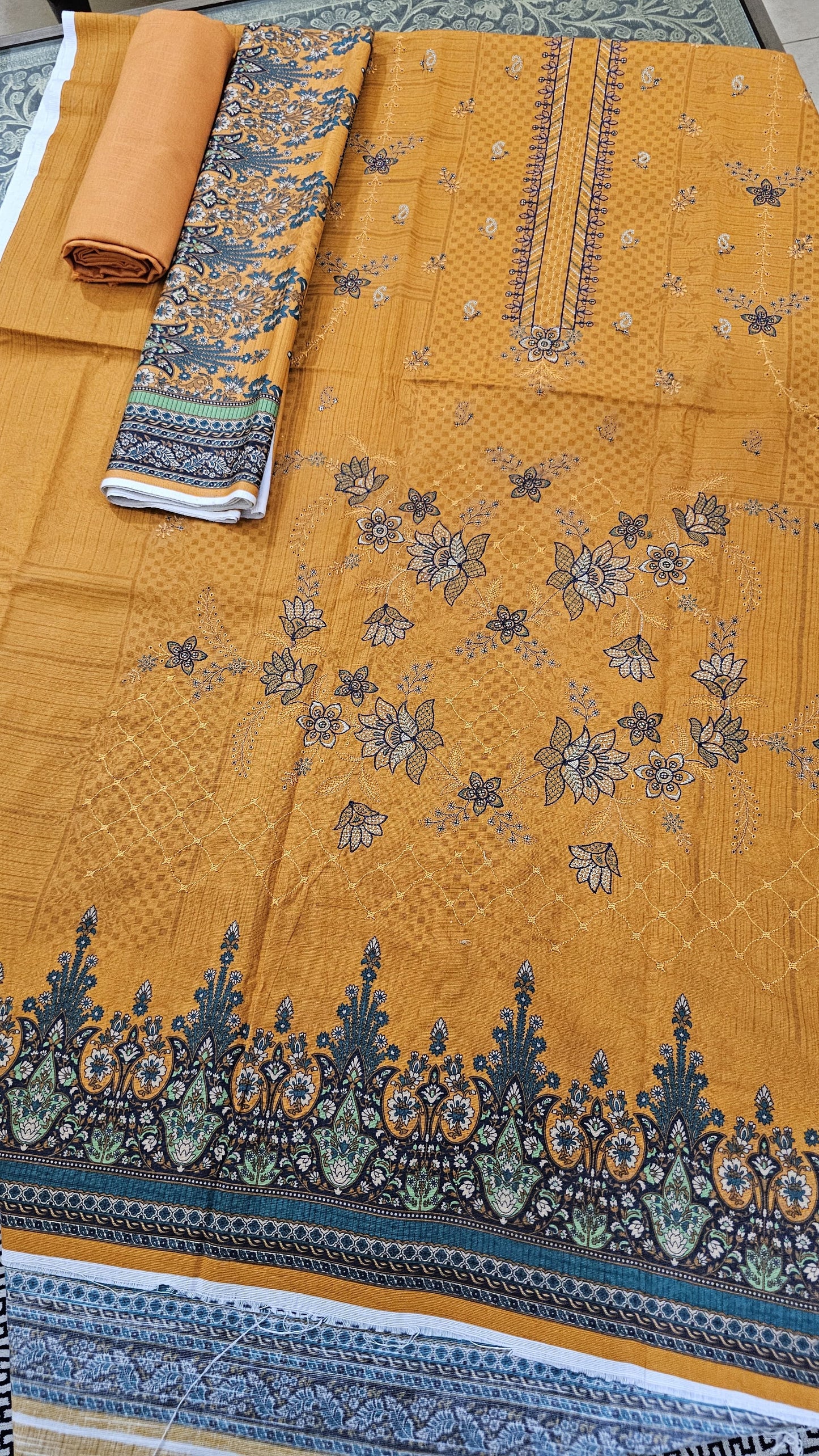 Anaya Noor 3-Pcs Emb Khaddar