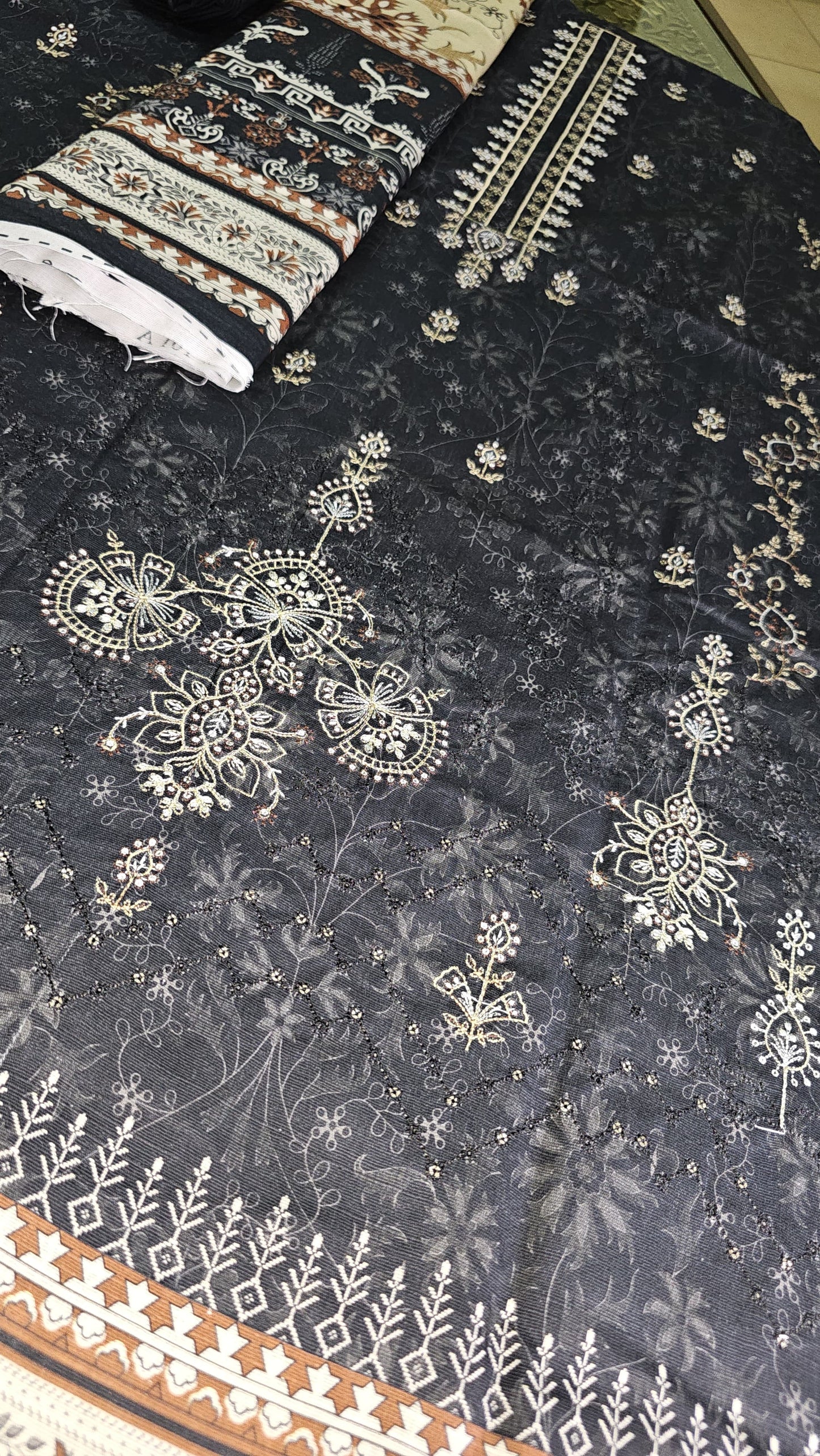 Anaya Noor 3-Pcs Emb Khaddar