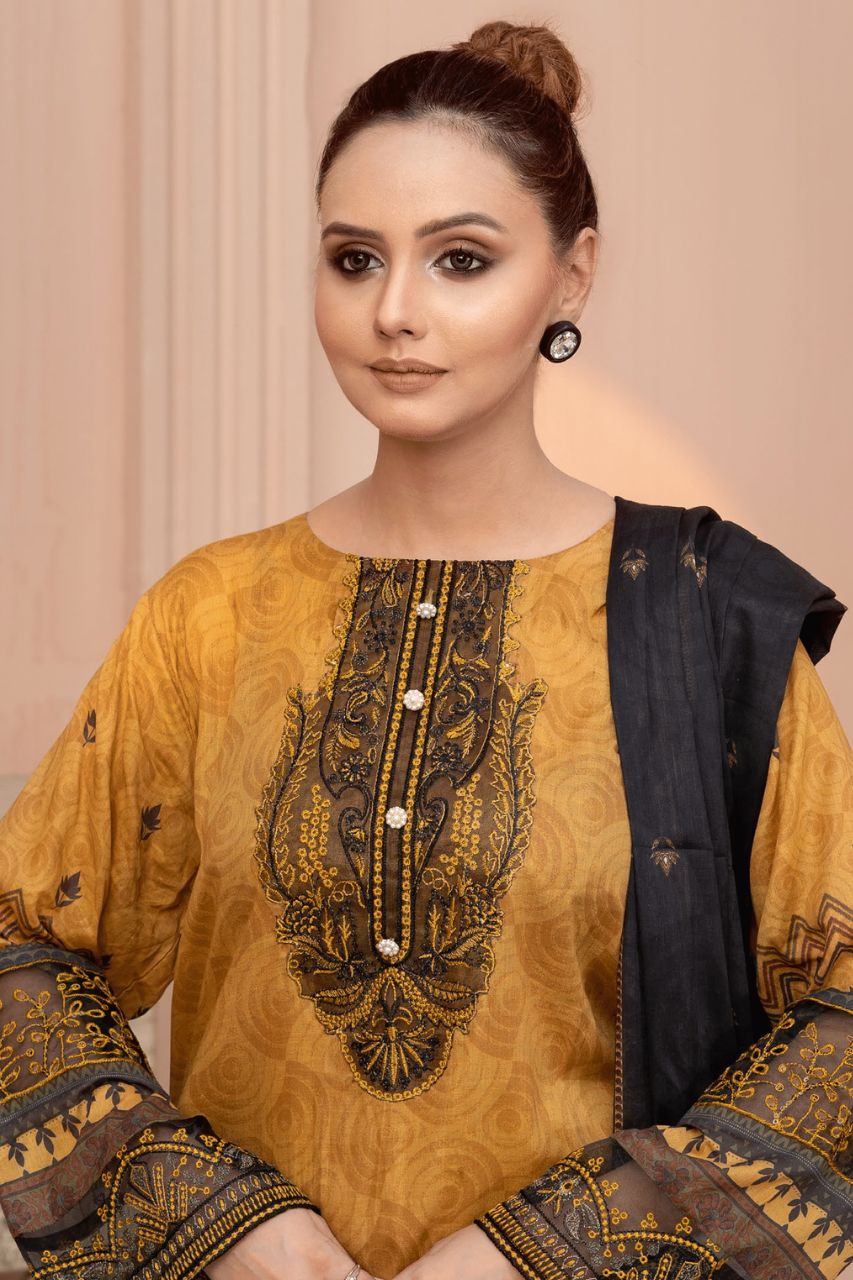 Gull-e-Noor Anaya Digital Print With Emb Patch Lawn-3PC