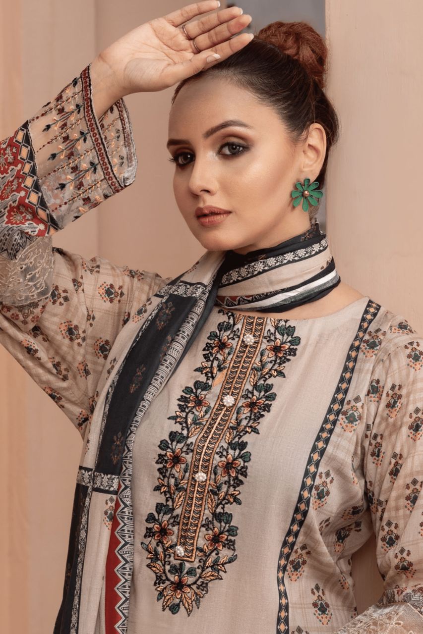 Gull-e-Noor Anaya Digital Print With Emb Patch Lawn-3PC