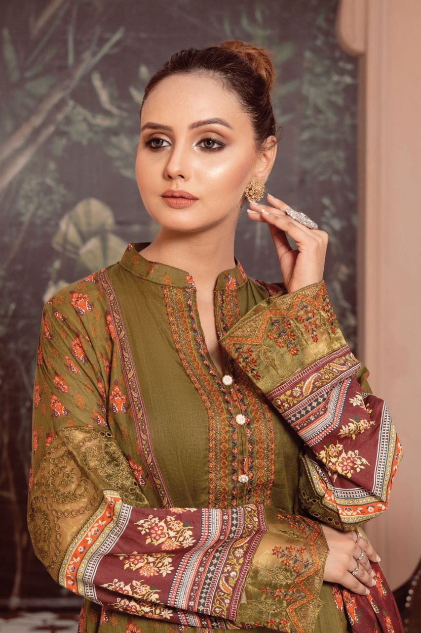 Gull-e-Noor Anaya Digital Print With Emb Patch Lawn-3PC