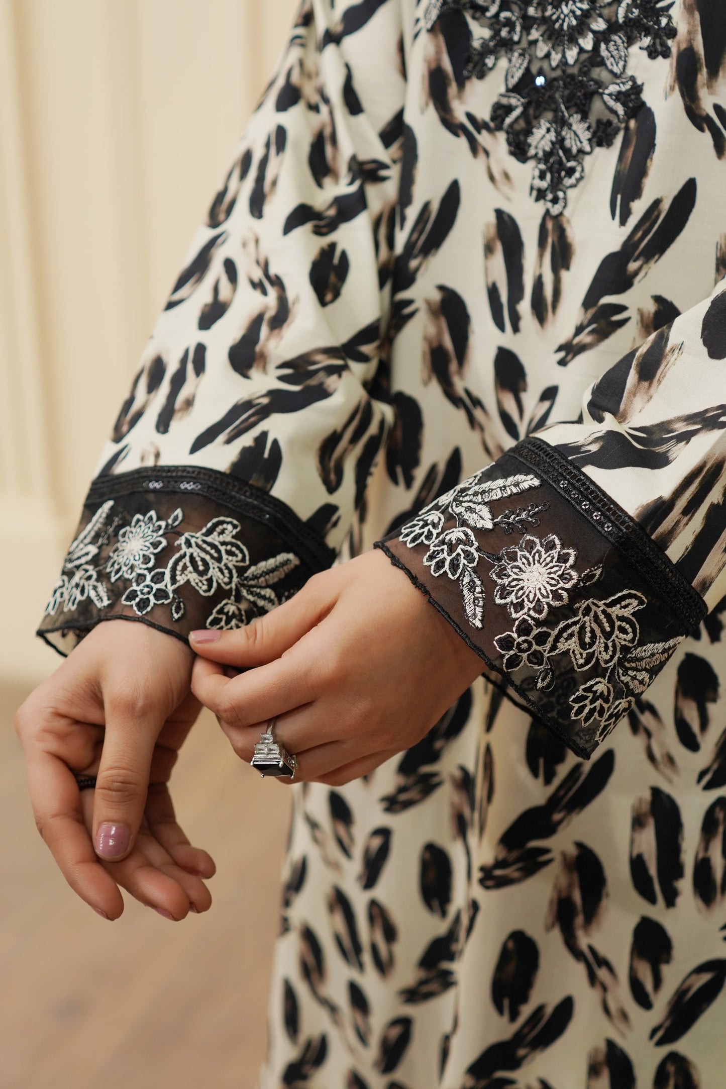 Moco D-02 | Emb & Printed